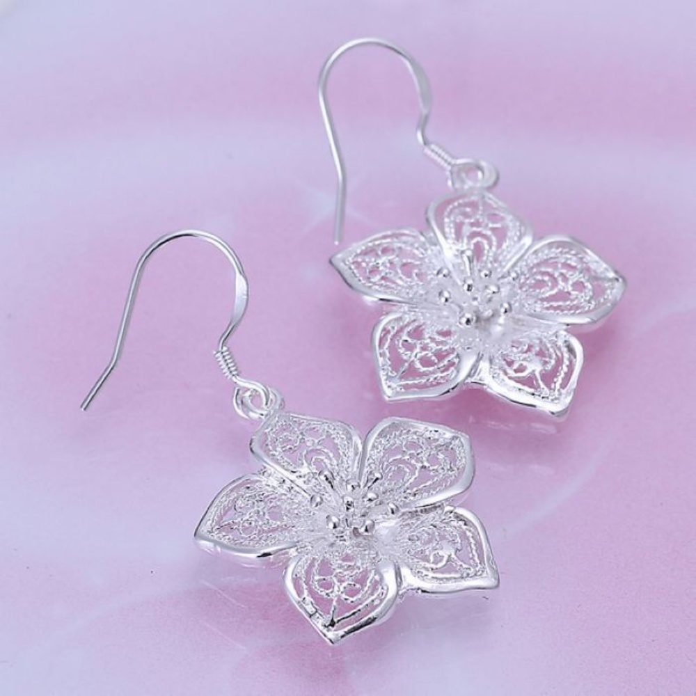 Sterling Silver Flower Shaped Women's Earrings